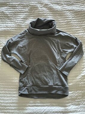 Lululemon Sweatshirt with Cowl Neck and Zipper Pockets